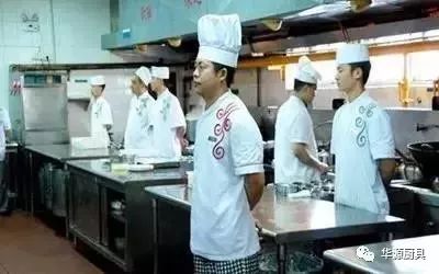 牛掰的厨师长，是这样开例会的！